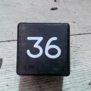 Végkiárusítás VW POLO III. 94-99 Relé bontott alkatrész