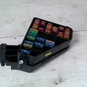 VW POLO V. 02-05 Biztosítéktábla bcm bsi bsm sam gem modulbontott alkatrész Alacsony ár