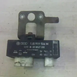 VW POLO V. 02-05 Hűtőventilátor relé 1.2i bontott alkatrész Akciós ár