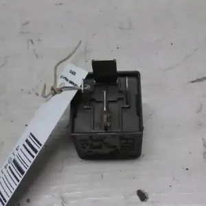 Korlátozott ajánlat VW POLO V. 02-05 Relé bontott alkatrész