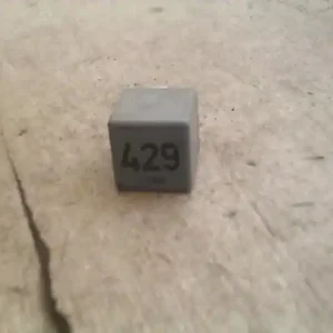 Ingyenes szállítás VW POLO V. 02-05 Relé 429 bontott alkatrész