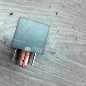 Gyors kiszállítás VW POLO V. 02-05 Relé bontott alkatrész