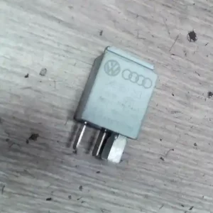 VW POLO V. 02-05 Relé bontott alkatrész Különleges ajánlat