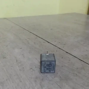 VW POLO V. 02-05 Relé bontott alkatrész Gyors szállítás