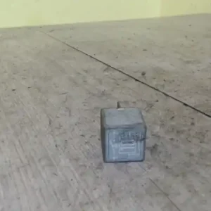 Bestseller VW POLO V. 02-05 Relé bontott alkatrész