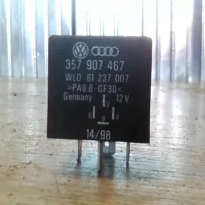 Árengedmény VW SHARAN 95.08-00.04 Relé bontott alkatrész