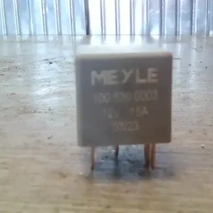 Azonnal elérhető VW SHARAN 95.08-00.04 Relé bontott alkatrész