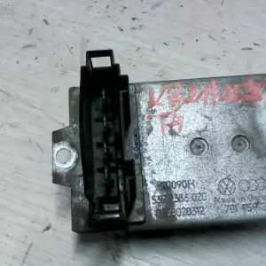 Expressz szállítás VW T4 -96 Fűtőmotor előtét ellenállás2.4d bontott alkatrész