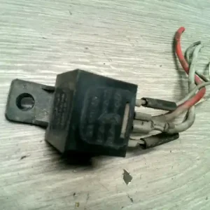 WARTBURG 1,3 Relé bontott alkatrész Biztonságos fizetés