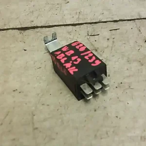 WARTBURG 1,3 Ablaktörlő relé bontott alkatrész Végkiárusítás