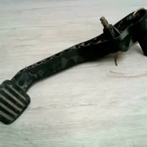 DACIA LOGAN 04.11-08.06 Kuplung pedál bontott alkatrész Expressz kézbesítés