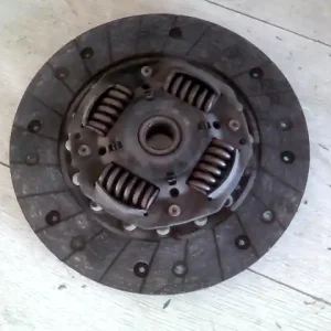 DACIA SANDERO Kuplung tárcsa bontott alkatrész Biztonságos fizetés