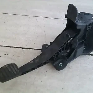 DACIA Sandero Stepway 2017.01.01- Kuplung pedál 0.9tcebontott alkatrész Vedd meg most