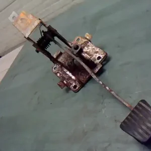 Kedvezményes ár DAEWOO KALOS Kuplung pedál bontott alkatrész