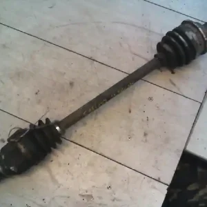 Azonnal elérhető DAIHATSU CHARADE 93-96 Bal első féltengely 1.0i bontott alkatrész