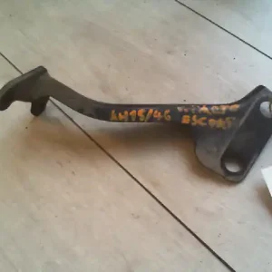 Legkelendőbb FORD ESCORT 95- Sebességváltó tartó bak bontott alkatrész