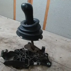 Végkiárusítás FORD FIESTA 05-08 VAN Váltókar manuális bontott alkatrész