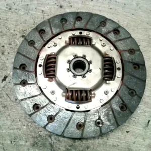 Outlet FORD FIESTA 96-99 Kuplung tárcsa bontott alkatrész