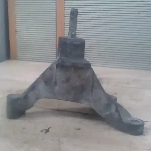 Rendeld meg most FORD FOCUS 98-04 Sebességváltó tartó bak 1.8tddi bontott alkatrész