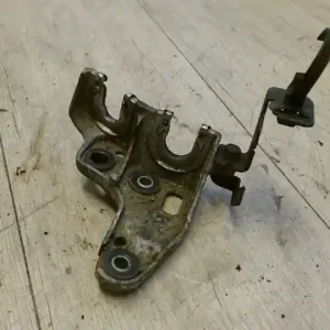 Különleges ajánlat HYUNDAI IX35 2010.04.01-2014.12.31 Tartóbak váltóbowden bontott alkatrész