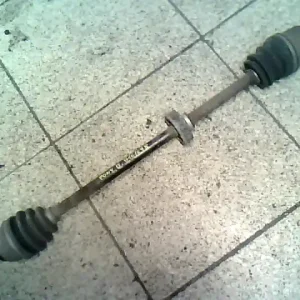 Vedd meg online HYUNDAI PONY 89-94 Bal első féltengely bontott alkatrész