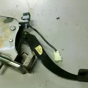 KIA CERATO Kuplung pedál bontott alkatrész Szuper ajánlat