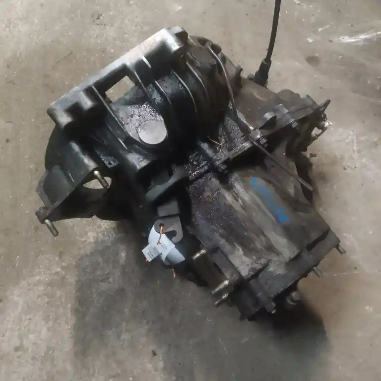 LADA SAMARA Sebességváltó. benzines manuális 4 sebességes bontott alkatrész Szuper akció