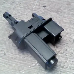 Kiárusítás LANDROVER FREELANDER 2006-2014 Kuplung pedál kapcsoló bontott alkatrész