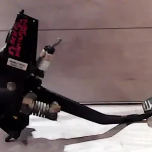 Outlet MAHINDRA S5 2007-2009 Kuplung pedál bontott alkatrész