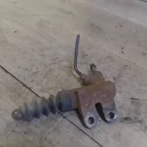 MAZDA 323F 98-04 Kuplung munkahenger 2.0 d bontott alkatrész Biztonságos fizetés