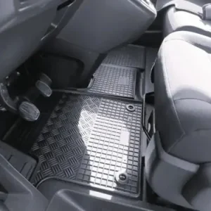 Rigum méretpontos gumiszőnyeg C. Jumpy III. 2016- Csak az első ülésekhez, 1+2 üléseshez megfelelő, P. Expert III. 2016-, T. ProAce 2016-, O. Vivaro 2019-2 vagy 3 üléses, csak az első ülésekhez Outlet