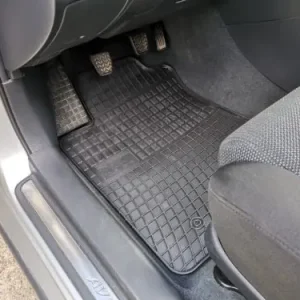 Sarokerősített gumiszőnyeg TOYOTA Avensis II 2003-2009 (800) Újdonság